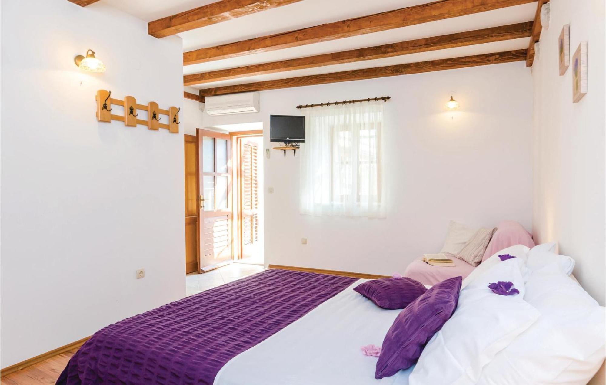 Cozy Home In Slano With Wifi Bagian luar foto