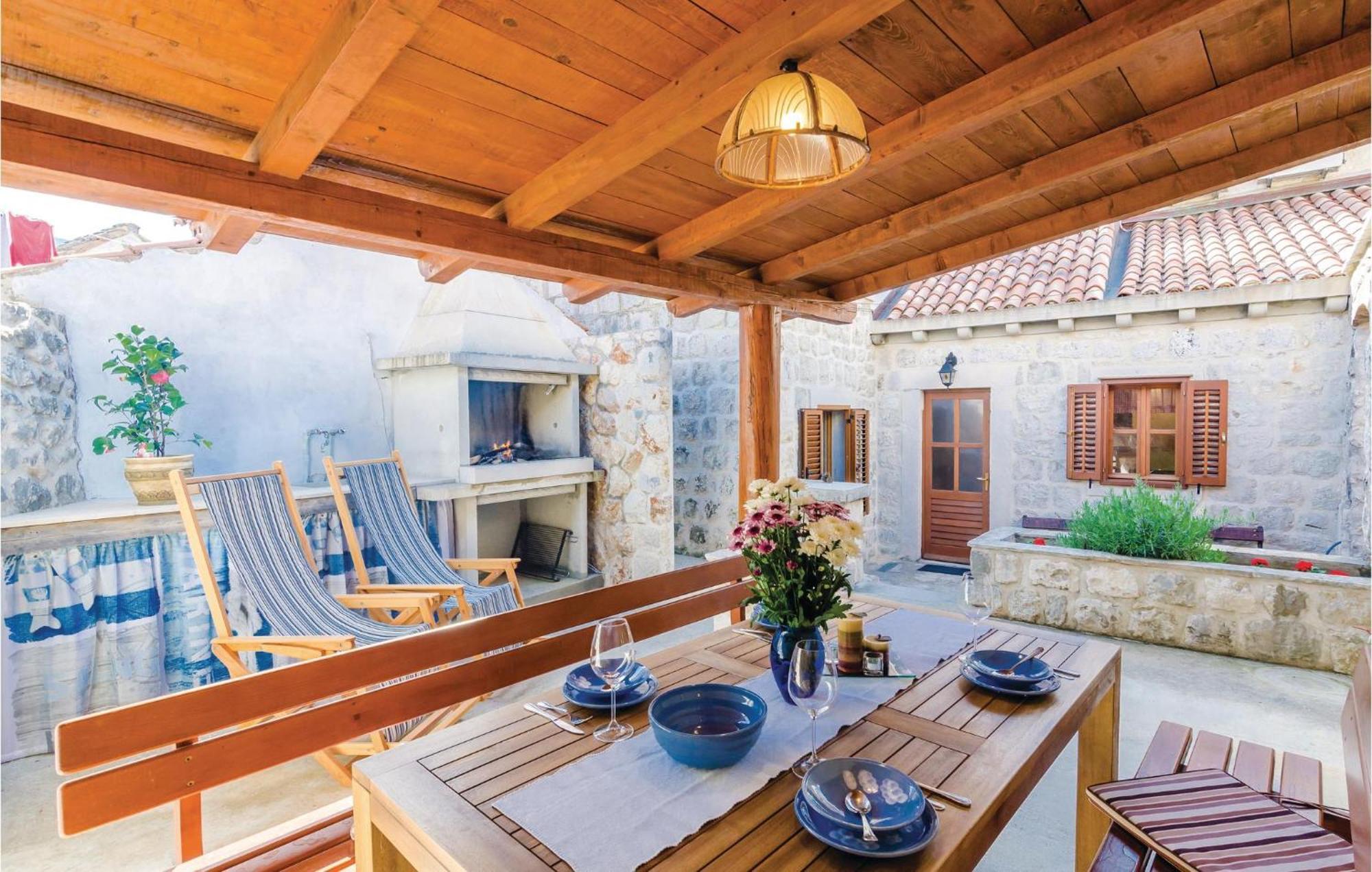 Cozy Home In Slano With Wifi Bagian luar foto
