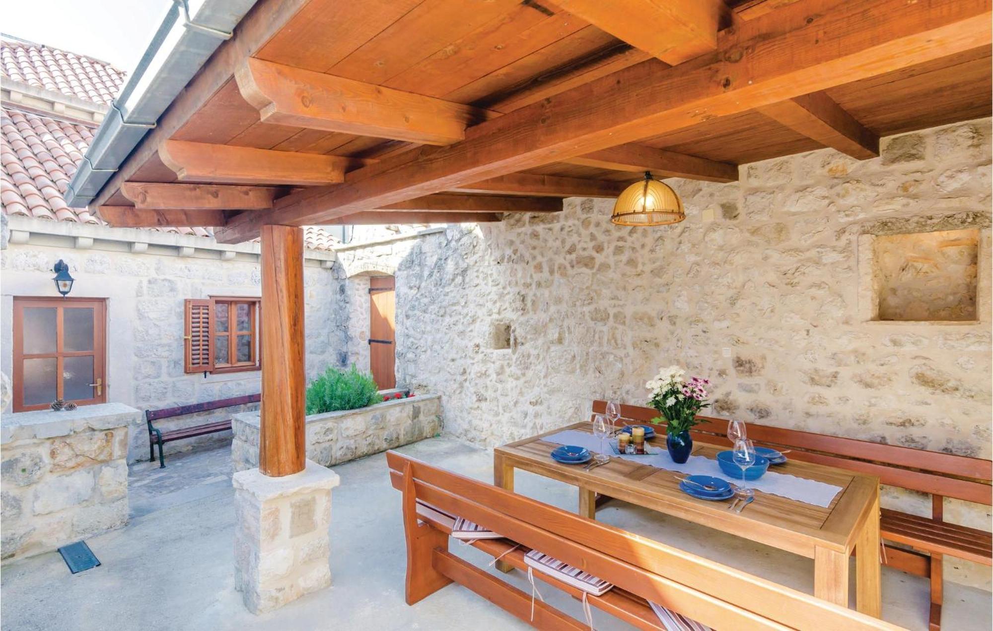 Cozy Home In Slano With Wifi Bagian luar foto