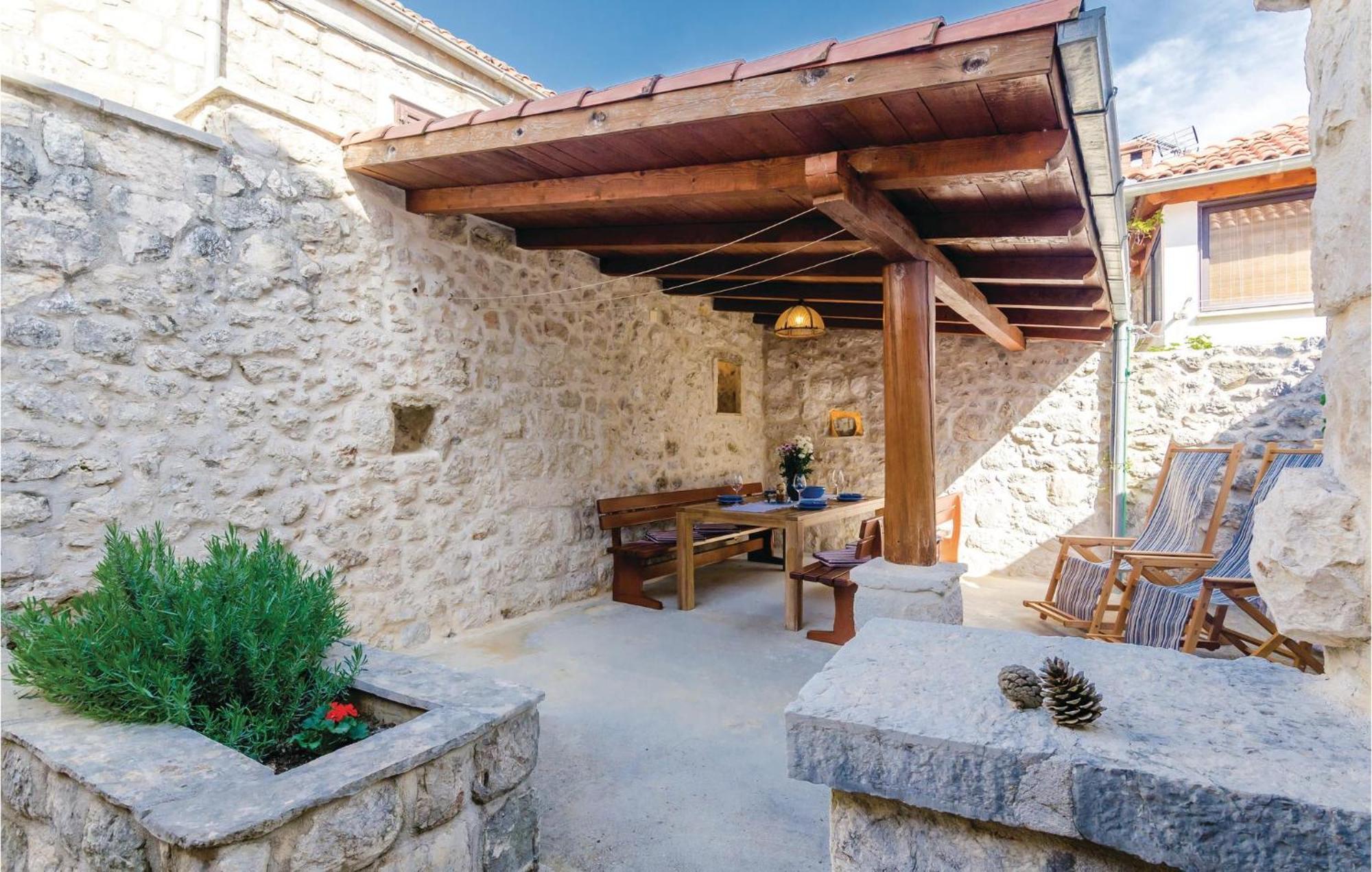 Cozy Home In Slano With Wifi Bagian luar foto